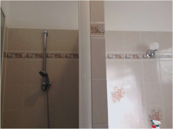 Panneau Mural Pvc Salle De Bain | Bright Shadow Online serapportantà Panneau Étanche Salle De Bain