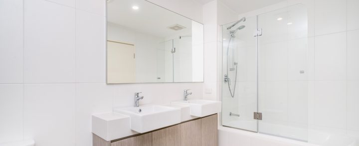 Pare-Baignoire : Comment Bien Le Choisir ? – Conseils Travaux serapportantà Leroy Merlin Pare Douche Pare-Baignoire : Comment Bien Le Choisir ? – Conseils Travaux serapportantà Leroy Merlin Pare Douche