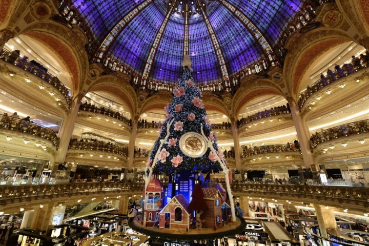 Paris, France – Photos – Christmas Decorations Around The pour Deco In Paris