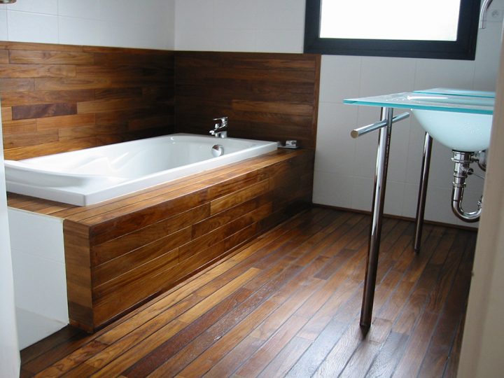 Parquet Salle De Bain : Zoom Sur Un Sol Design. à Parquet Special Salle De Bain Parquet Salle De Bain : Zoom Sur Un Sol Design. à Parquet Special Salle De Bain