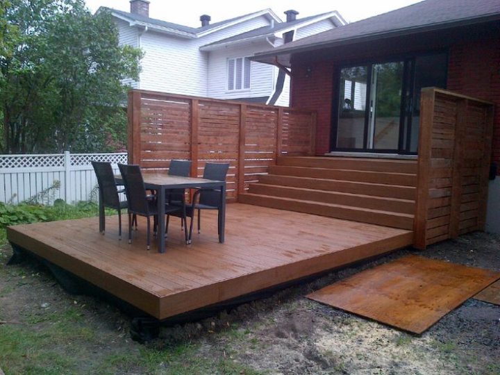 Patio 2 Niveaux En Bois Traité Brun Et Plastique | Patio avec Construire Auvent De Terrasse En Bois