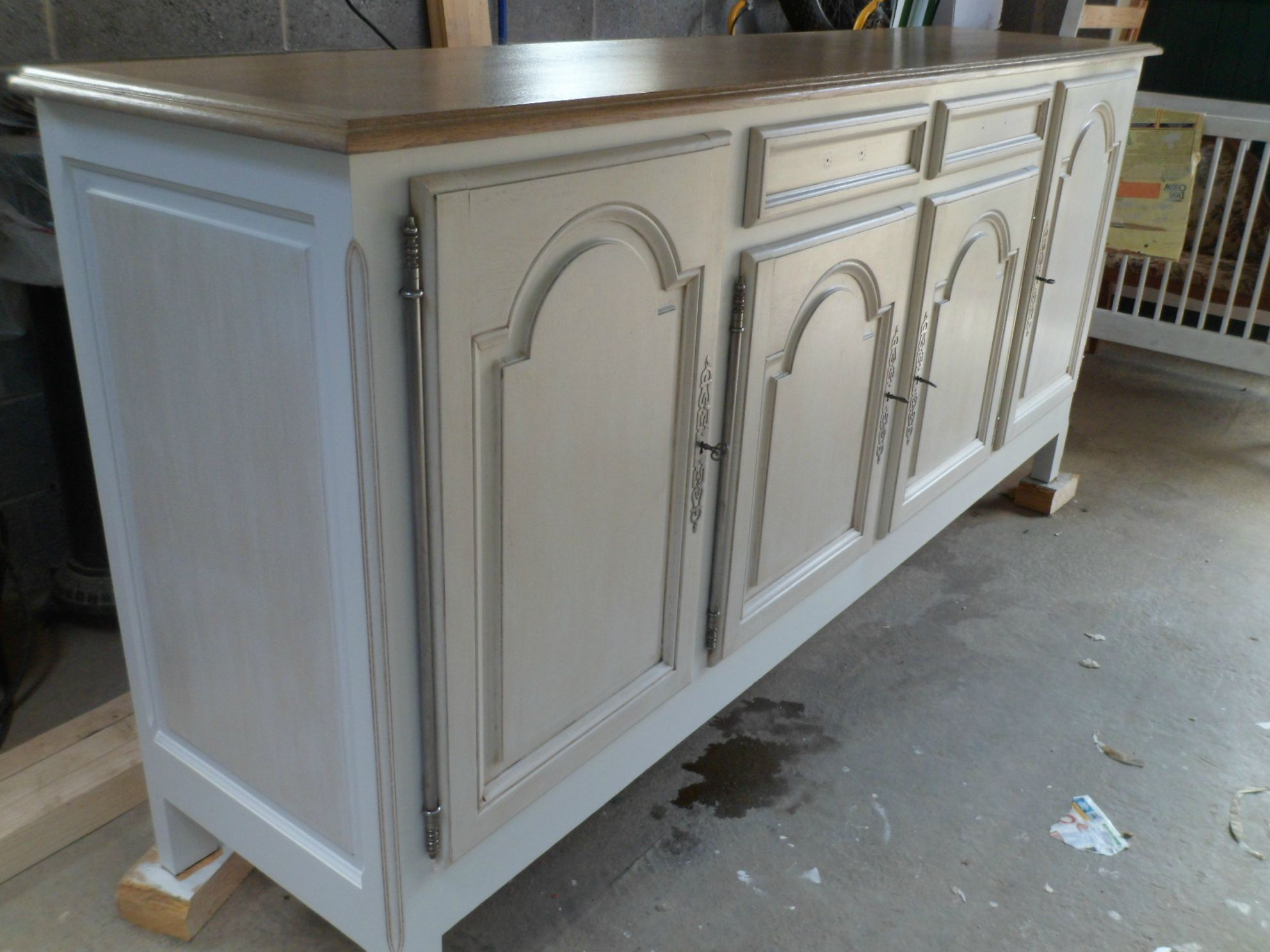 Peindre Armoire En Chene 3 | Meuble Chene, Buffet Chene avec Décaper Un Meuble Vernis