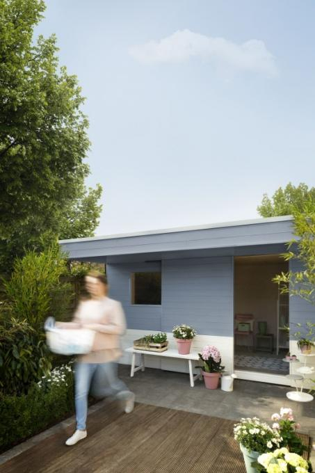 Peindre Un Abri De Jardin En Bleu – Colora.be dedans Peinture Abri De Jardin Peindre Un Abri De Jardin En Bleu – Colora.be dedans Peinture Abri De Jardin