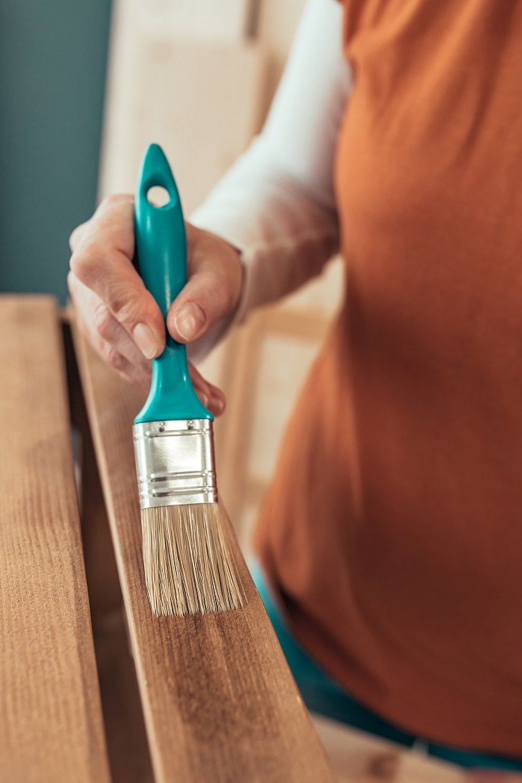 Peindre Un Meuble Vernis Pas À Pas - Le Mode D'emploi Facile concernant Décaper Un Meuble Vernis
