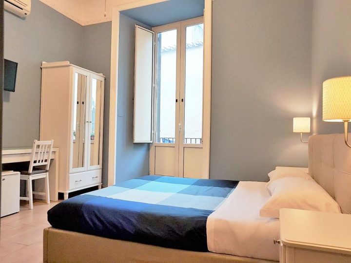 Pension Meuble Santa Chiara Suite (Italien Neapel) – Booking encequiconcerne Hotel Meublé Nice