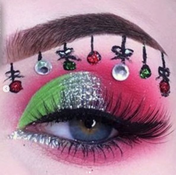 People Are Turning Their Eyebrows Into Christmas Trees concernant Estheca