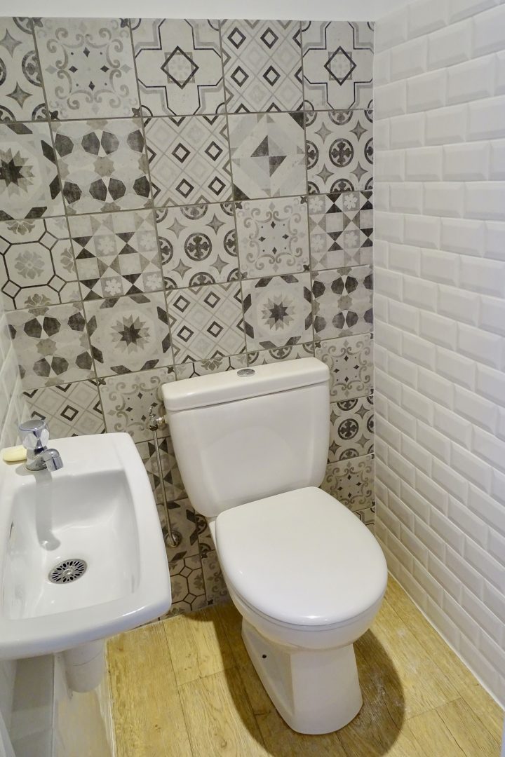 Petit Toilette Carreaux De Ciment Carrelage Métro Blanc intérieur Carrelage Metro Blanc 10X30