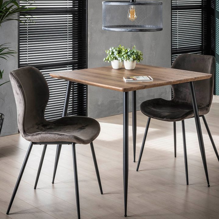 Petite Table Carrée Couleur Chêne Et Métal Joan serapportantà Table Salle A Manger Carré