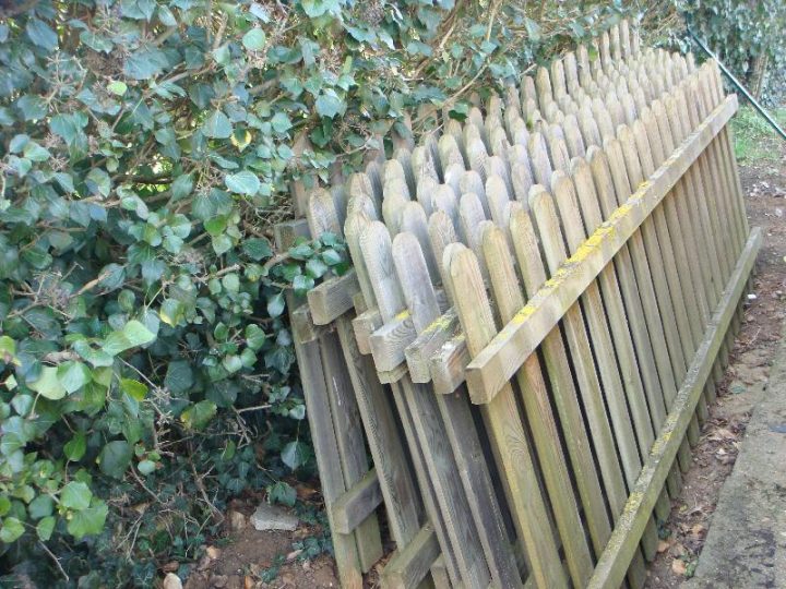 Photo Barrières En Bois – Environ 25 Mètres – (8 Barrièr à Barrière Bois Jardin