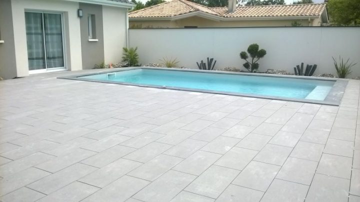 Piscine 7X3.50 Avec Une Terrasse En Carrelage Gris intérieur Piscine Bois 7M