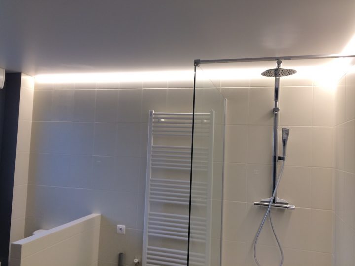 Plafond Tendu À Hochstatt | Francis Collin Déco serapportantà Ruban Led Salle De Bain