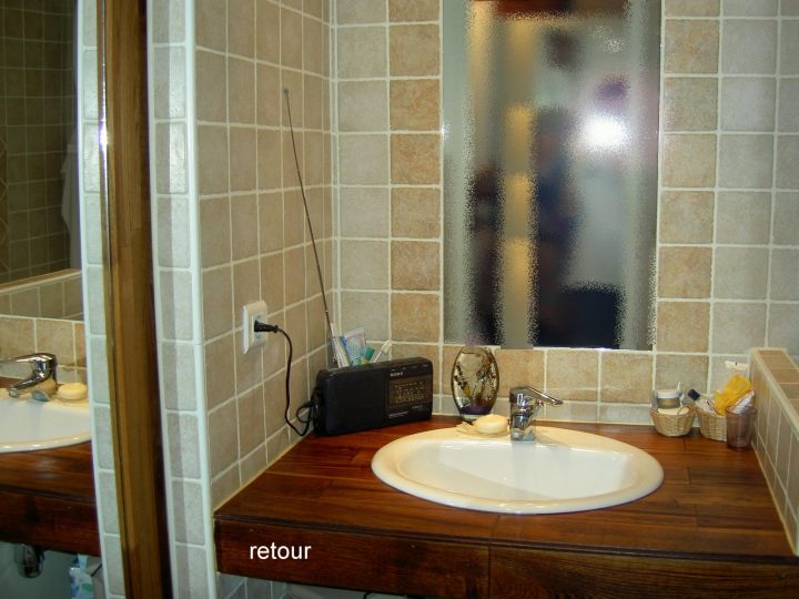 Plan De Travail En Bois Dans La Salle De Bain – Communauté concernant Plan De Travail Salle De Bain Castorama