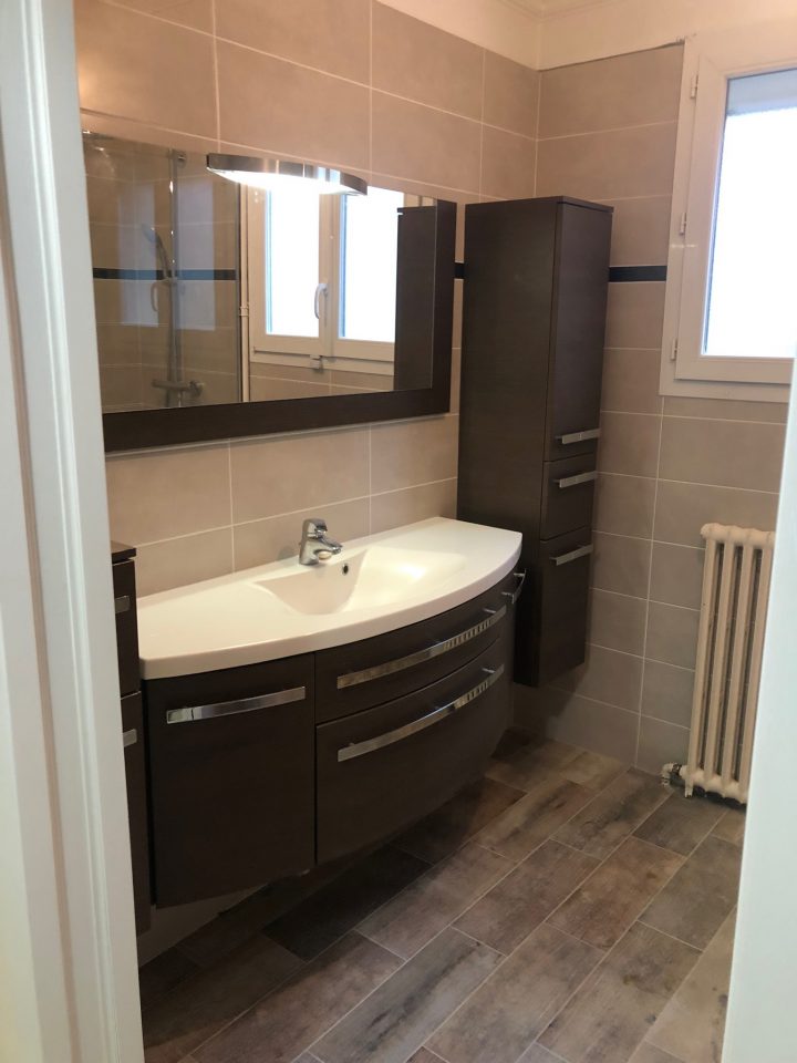 Plombier 77 : Salle De Bain :quel Revêtement De Sol Choisir concernant Jonc De Mer Salle De Bain