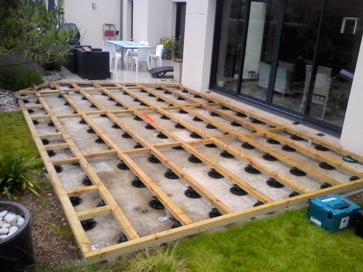 Pose Terrasse Bois Sur Plot Plan Beton Castorama pour Lame De Terrasse Cumaru Castorama