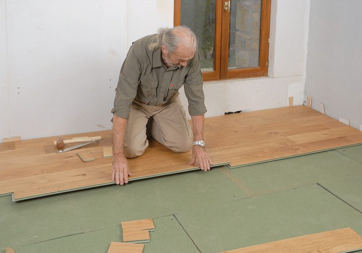 Poser Du Parquet Flottant – Bricolage Avec Robert dedans Poser Une Cabine De Douche Sur Plancher Bois