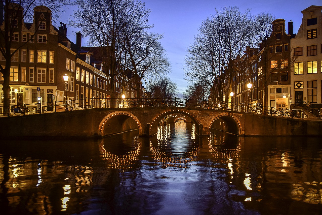Pourquoi Louer Une Chambre D'hôte À Amsterdam ? – Atomic Swerve intérieur Chambre D Hote Amsterdam