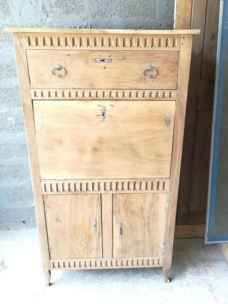 Prix Pour Décaper Le Vernis D'Un Meuble Ancien En Bois À à Enlever Le Vernis D Un Meuble Prix Pour Décaper Le Vernis D'Un Meuble Ancien En Bois À à Enlever Le Vernis D Un Meuble