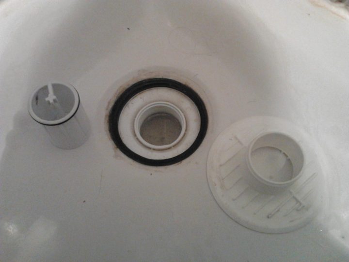 Problème Démontage Siphon De Douche dedans Syphon De Douche Problème Démontage Siphon De Douche dedans Syphon De Douche