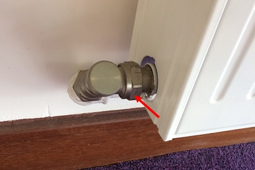 Radiateur Qui Ne Chauffe Pas : Les Causes Et Solutions pour Chauffe Eau Qui Fuit Par Le Haut