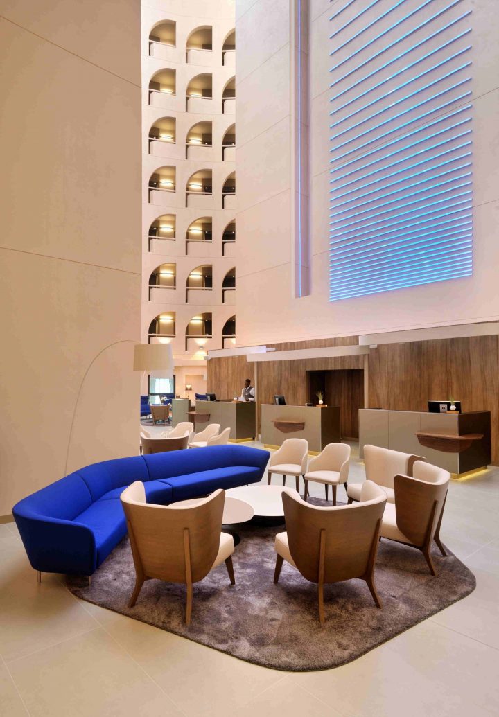 Radisson Blu Lyon #Ledc4 #Hospitality #Emotionalighting encequiconcerne Violay Meubles