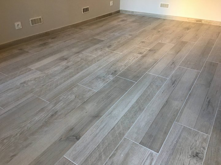 Rénovation Sol Appartement En Carrelage Imitation Bois Aix serapportantà Pierre Reconstituée Imitation Bois