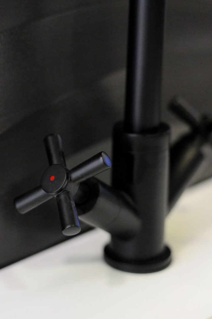 Robinet Mélangeur Lavabo, Noir Mat, Cross concernant Robinet Noir Mat