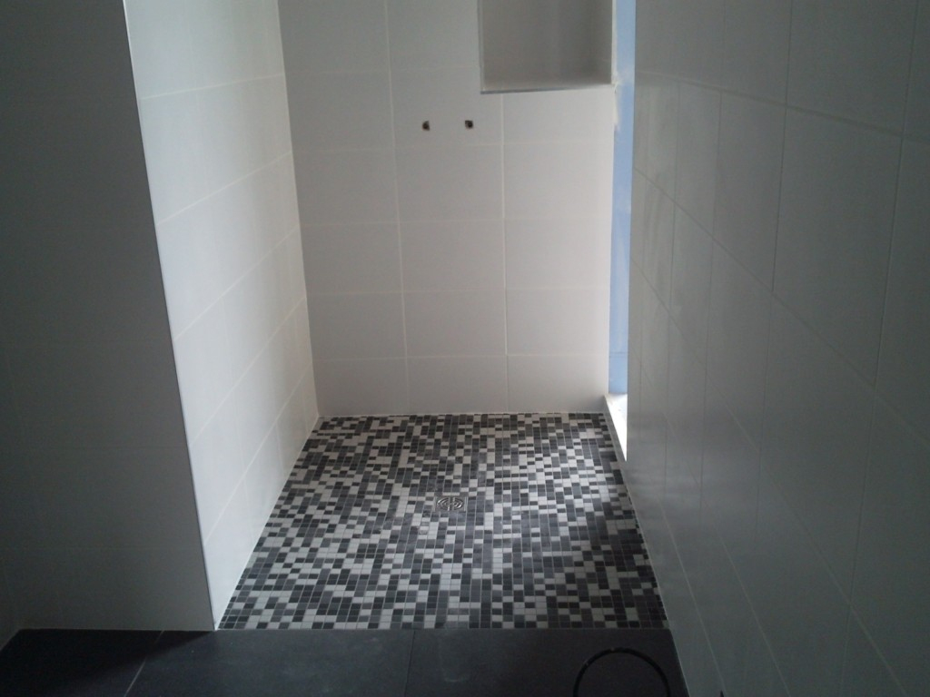 Roland Coster — Douche À L'italiennecarrelage Sol 2×2 Sur Chape destiné Carrelage Antidérapant Douche