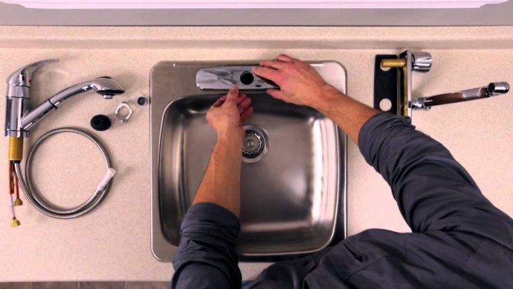 Rona – Comment Installer Ou Remplacer Un Robinet Sur Un encequiconcerne Comment Raccorder Un Lave Vaisselle A Un Evier