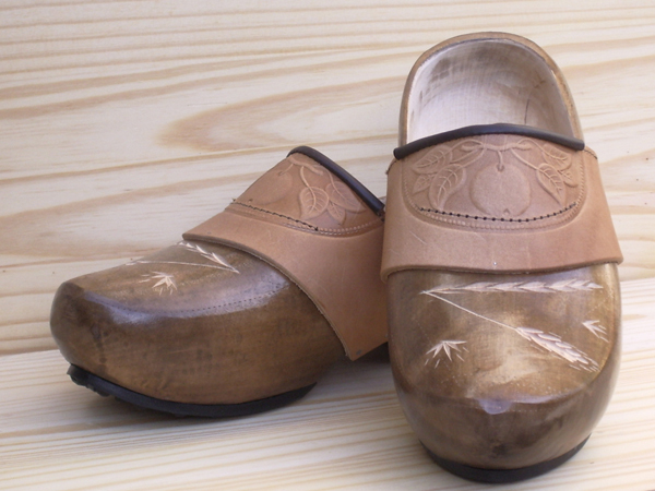 Sabots En Bois Sabecos – Pascal Jusot – Artisan Sabotier encequiconcerne Sabot De Jardin