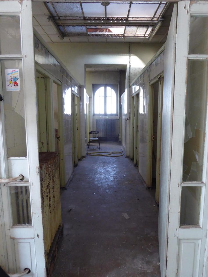 Saint-Nazaire : Début Des Travaux Aux Bains-Douches De Méan à Bains Douches Municipaux