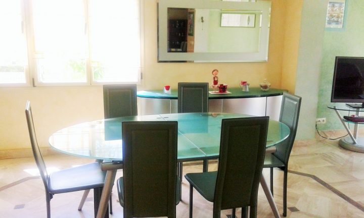 Salle A Manger Complète Cote Design Italien serapportantà Table Salle À Manger Design Italien