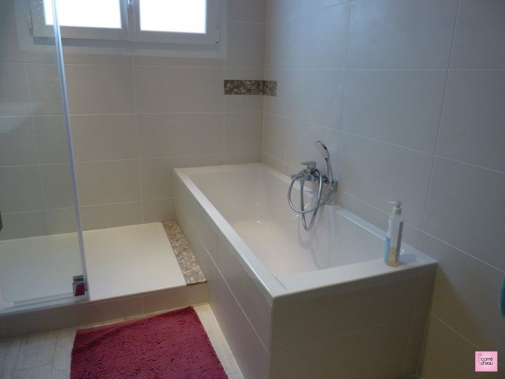 Salle De Bain Baignoire Et Douche À Lattes | Petite Salle De avec Modèle De Salle De Bain Avec Douche Salle De Bain Baignoire Et Douche À Lattes | Petite Salle De avec Modèle De Salle De Bain Avec Douche