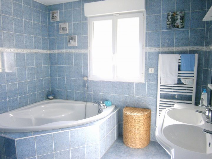 Salle De Bain Carreaux De Ciment Mur Beau 68 Beau Graphie De destiné Carreler Une Salle De Bain