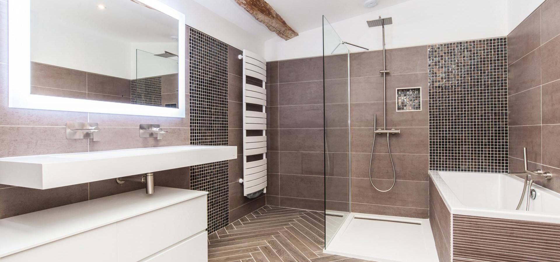 Salle De Bain, Carrelage, Faience À Lagrâce-Dieu | Creanov pour Rénover Carrelage Salle De Bain