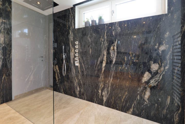 Salle De Bain En Black Cosmic+Taj Mahal | Marmor Radermacher avec Cosmic Salle De Bain