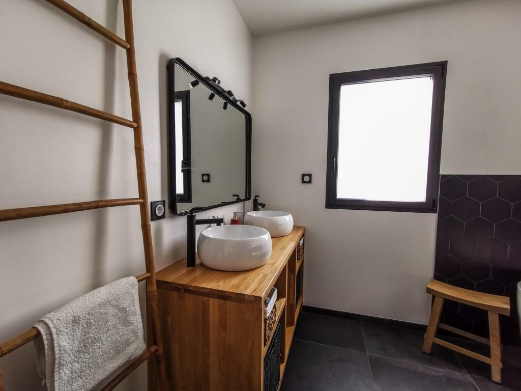 Salle De Bain Zen &amp; Nature : 30 Idées Pour Vous Inspirer concernant Idée Salle De Bain Zen