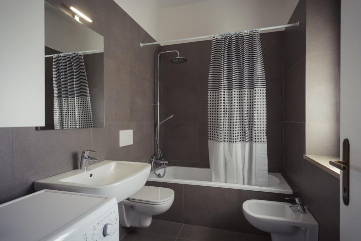 Salle De Bains : Les 10 Couleurs Tendances De 2019 ! – Kozikaza destiné Repeindre Sa Salle De Bain