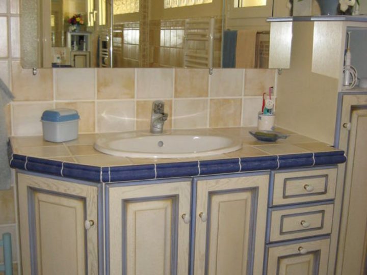 Salles De Bains Traditionnelles Artisanales – Nc Créations pour Salle De Bain Provençale