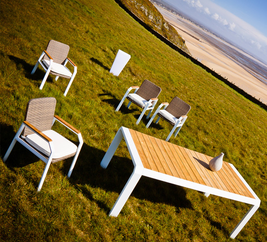 Salon De Jardin Aluminium Blanc Et Teck Miami 8 Places tout Salon De Jardin Aluminium 8 Places