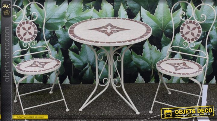 Salon De Jardin En Mosaïques Et Fer Forgé encequiconcerne Décoration Jardin Fer Forgé