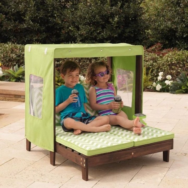 Salon De Jardin Enfant – Lit De Jour En Bois Massif Avec serapportantà Mobilier De Jardin Enfant