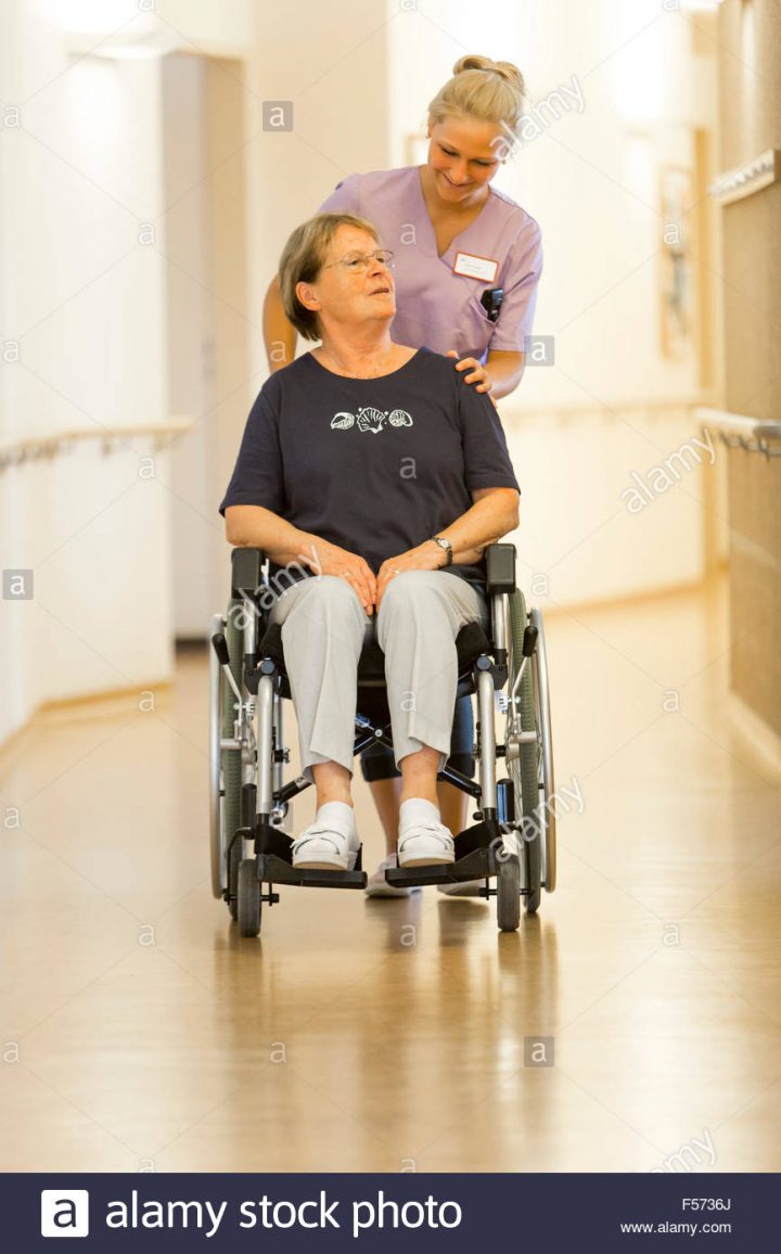 Soins Aux Personnes Âgées Dans Une Maison De Soins avec Amenagement Maison Personnes Agées