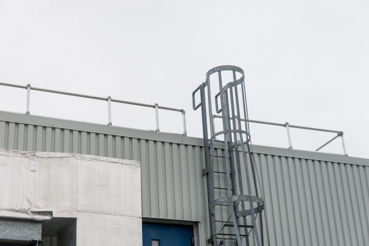 Sorties D'Échelle D'Accès: Comment Les Sécuriser? | Delta serapportantà Trappe D'Accès Toiture Terrasse Sorties D'Échelle D'Accès: Comment Les Sécuriser? | Delta serapportantà Trappe D'Accès Toiture Terrasse