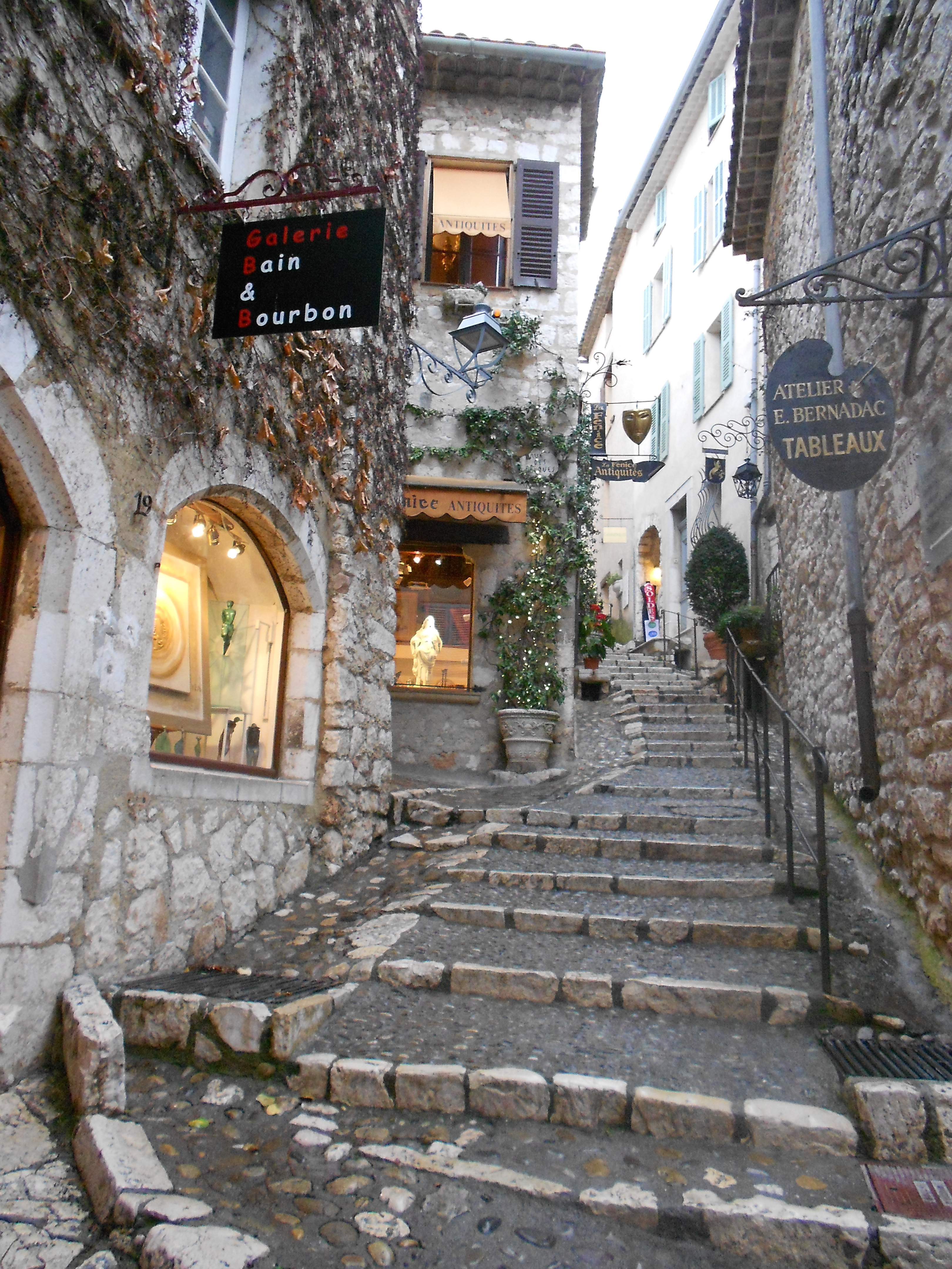 St. Paul-De-Vence | Roundabout London concernant Chambre D Hote Saint Paul De Vence