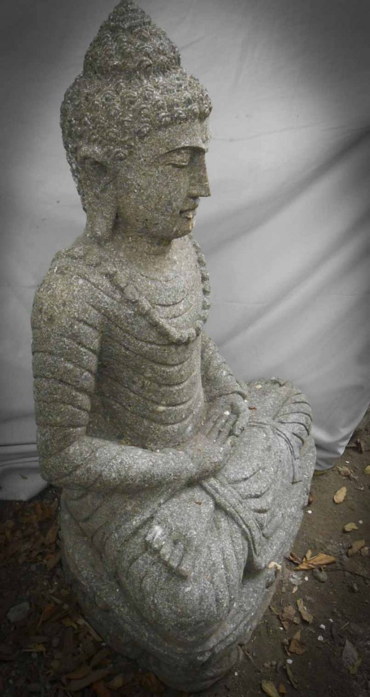 Statue Jardin Zen Exterieur Bouddha Assis Pierre serapportantà Jardin Zen Bouddha Avec Pierres Portes Bonheurs