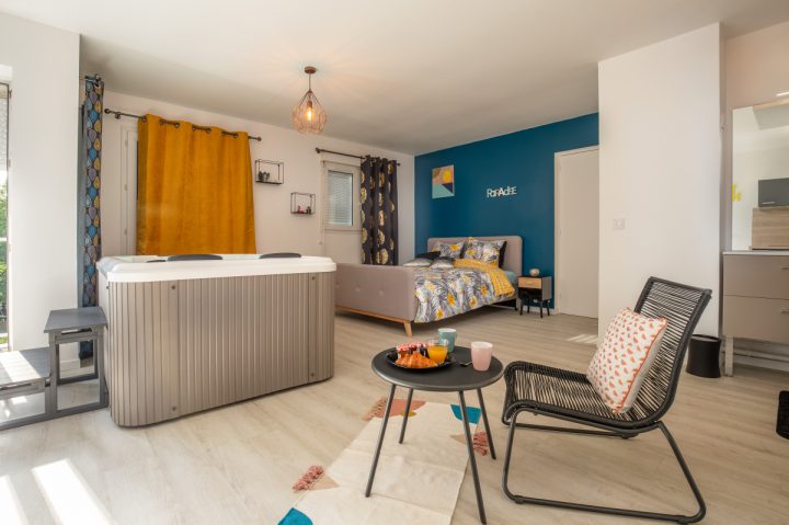 Suite Spa – Chambre Luxueuse Avec Jacuzzi Privé, Proche encequiconcerne Chambre Avec Jacuzzi Ile De France