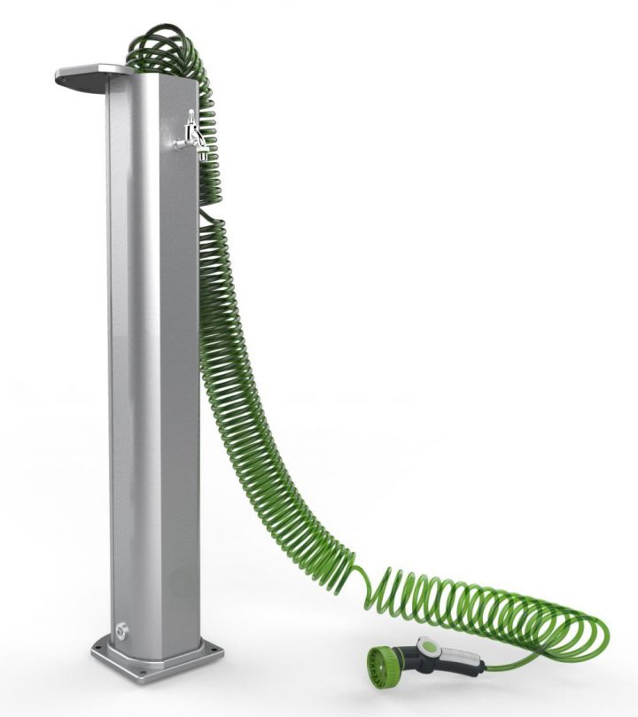 Surprise De Jardin Avec Robinet De Rack À Pneus Et Chambre À serapportantà Fontaine Robinet Extérieur Surprise De Jardin Avec Robinet De Rack À Pneus Et Chambre À serapportantà Fontaine Robinet Extérieur