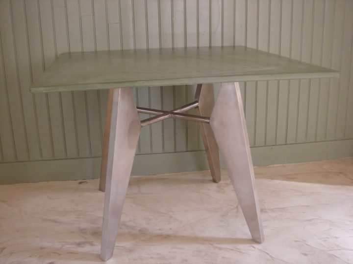 T & M Beton Design: Table Pied Inox , Plateau Ductal 100X100 tout Dalle Beton 100X100