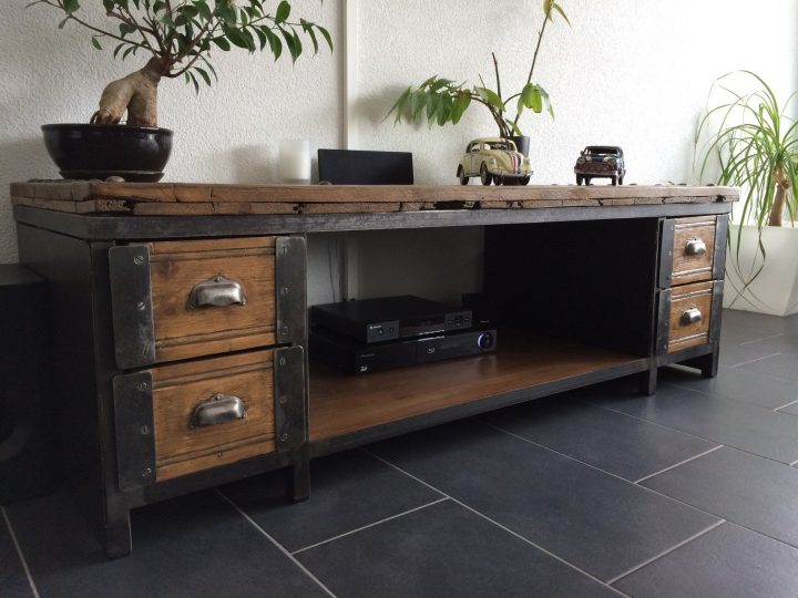 Table Basse / Meuble Tv Industriel – Atelier Vintage destiné Meuble Industriel Table Basse / Meuble Tv Industriel – Atelier Vintage destiné Meuble Industriel