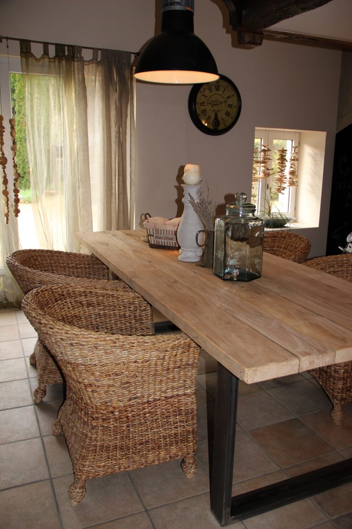 Table Bois Et Métal Pour Salle À Manger Style Campagne encequiconcerne Decor De Salle A Manger